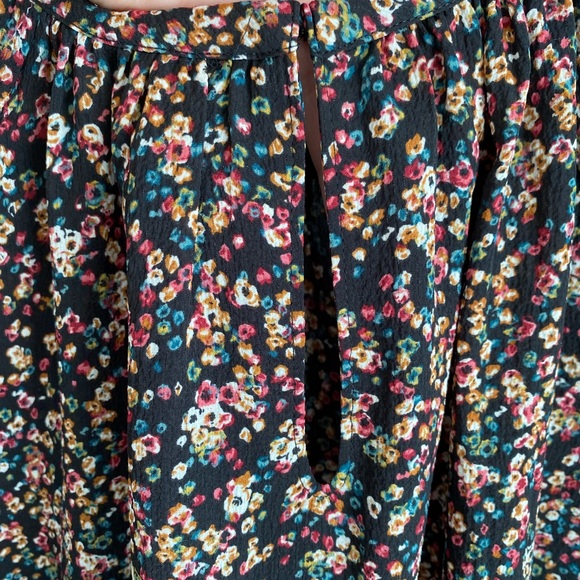 Balloon Sleeve Floral Print Blouse - Picture 11 of 11